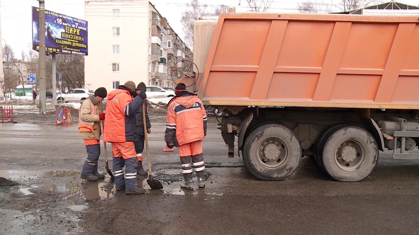 В Пензе начали гарантийный ремонт дорог