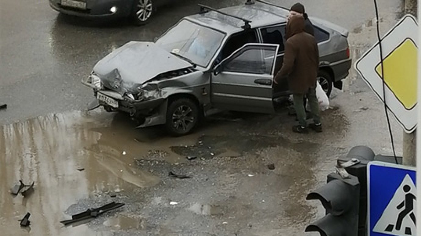 В Кузнецке произошла авария с участием священника