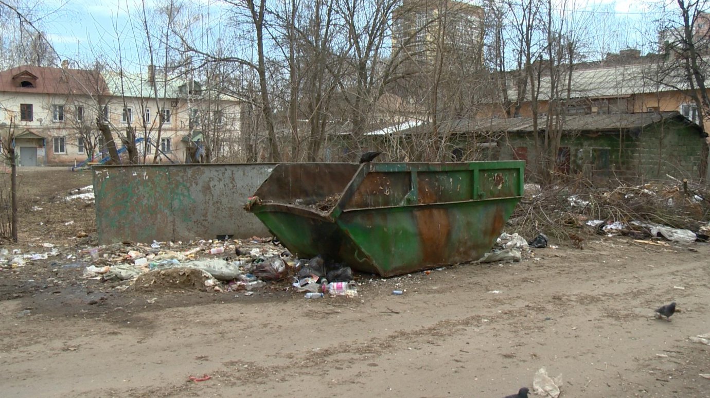 В управлении ЖКХ дали пояснения по поводу уборки мусорных площадок