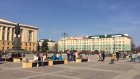 Отдыхающие пензенцы заняли все лавки на площади Ленина