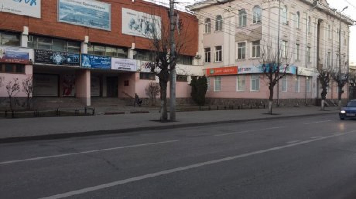 Дорога на улице Максима Горького в Пензе требует нового ремонта