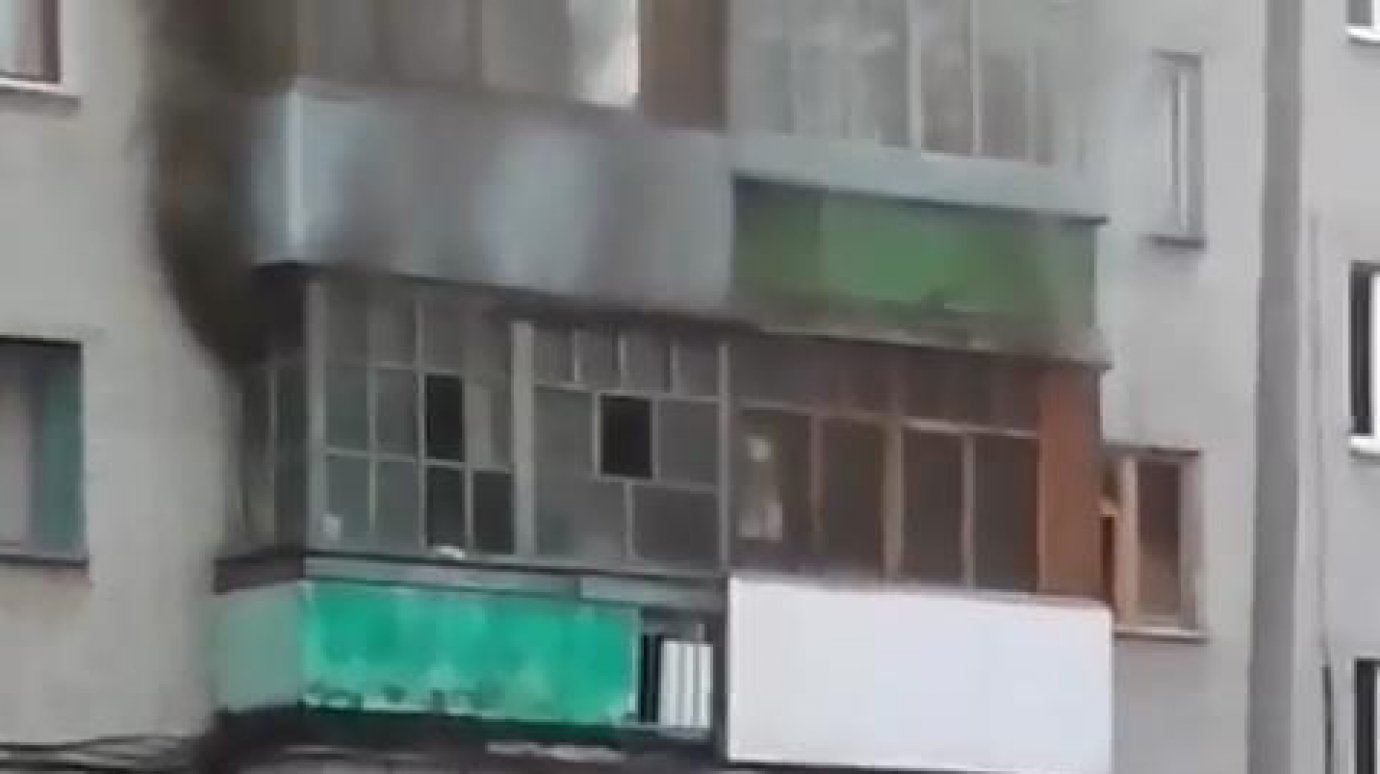 В Пензе пожарные эвакуировали из многоэтажки 10 человек и спасли 4