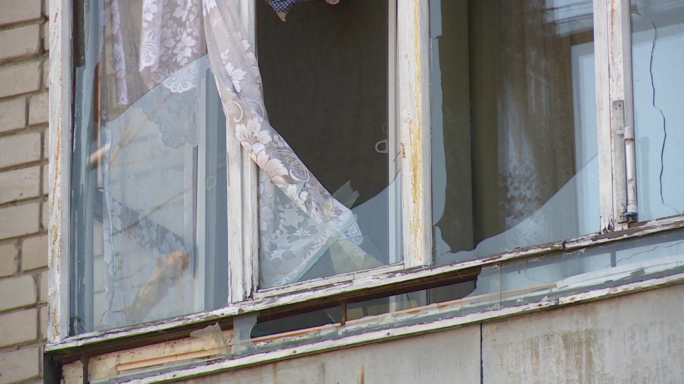 Из-за пожара на Куйбышева, 15а, в соседнем доме потрескались стекла