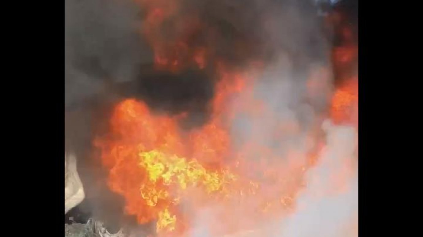 Сгоревший в Пензенском районе КамАЗ попал на видео