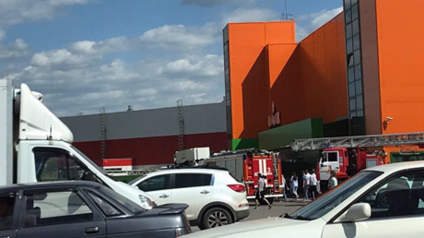 В Пензе случился пожар в торговом центре «Коллаж»
