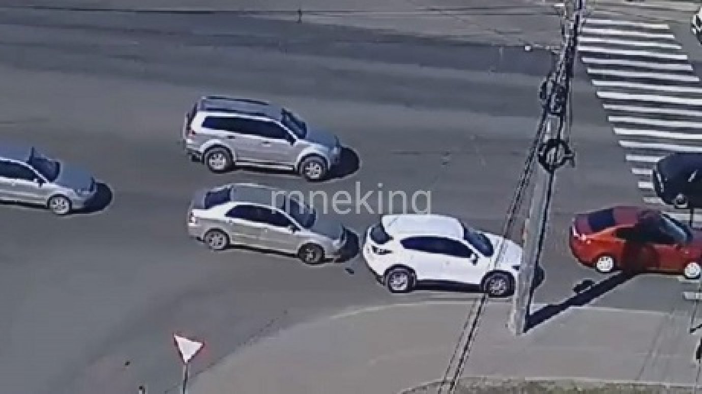 «Не пропустил наглого»: в Терновке принципиальный водитель попал в ДТП