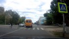 В Кузнецке женщина с ребенком кинулась через дорогу машинам наперерез