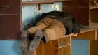 Жители Минской, 24, страдают из-за бомжей в подвале