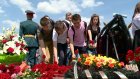 Пензенцы собрались у памятника Победы в День скорби