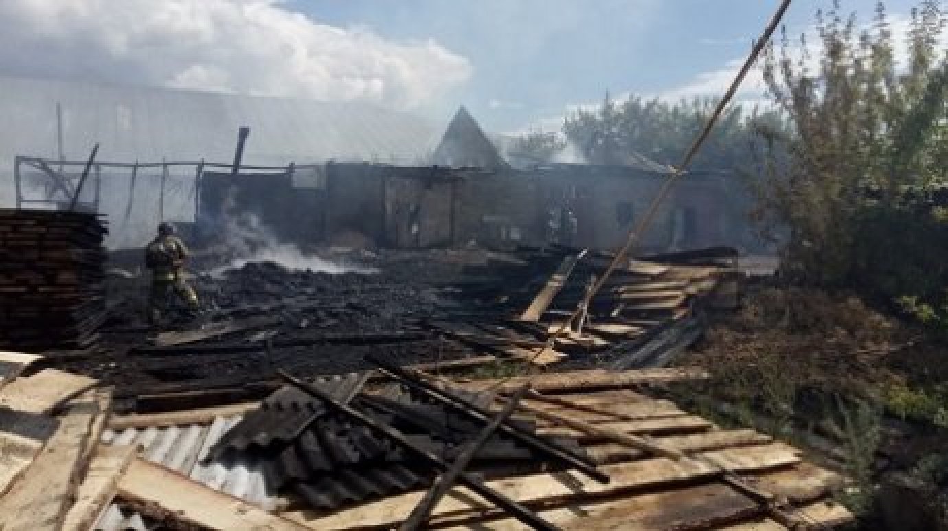Причиной пожара в Кузнецке могла стать неисправность машины