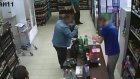 Житель Пензы выносил из магазинов сигареты и раздавал их коллегам