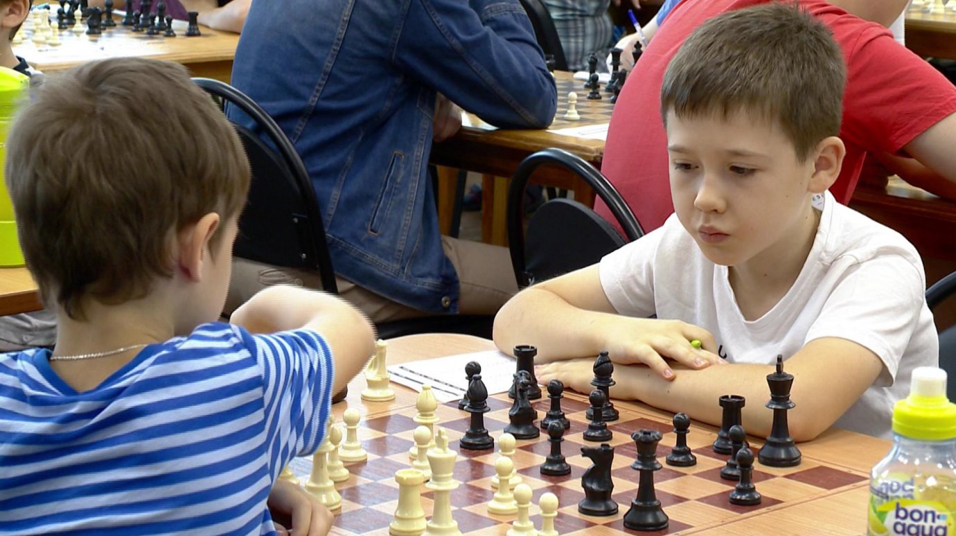 В Пензе областное первенство по шахматам собрало более 100 человек