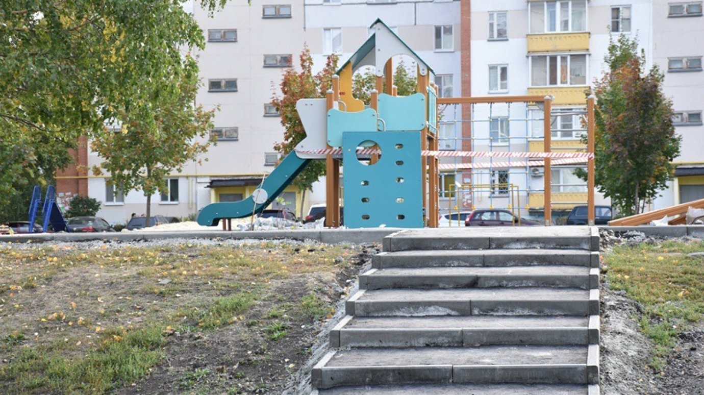 Во дворах Пензы обустраивают новые детские площадки