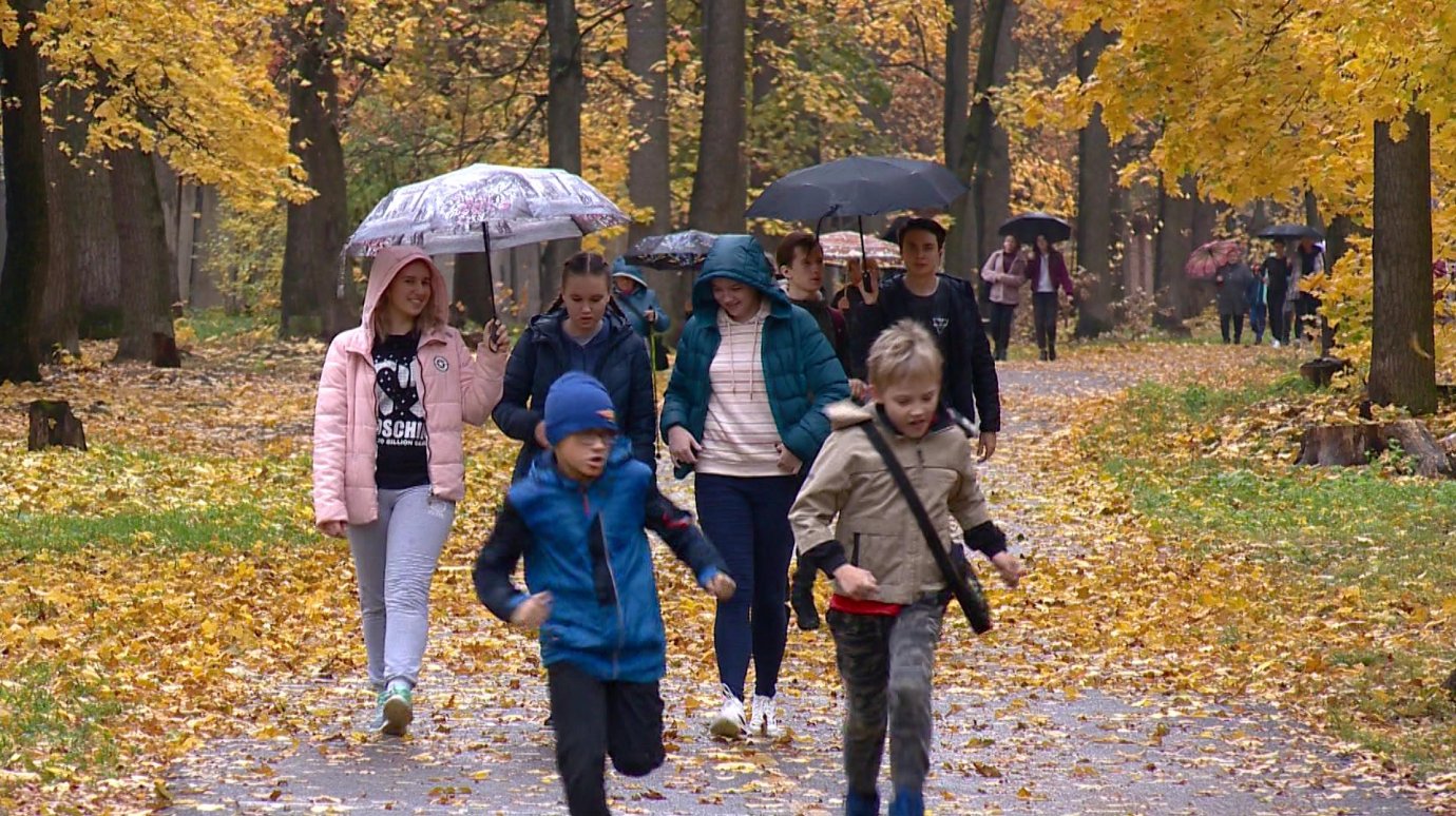 Непогода не остановила участников Всероссийского дня ходьбы