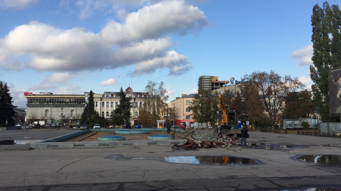 В Пензе приступили к демонтажу главного фонтана