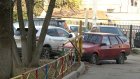 Жительница Московской, 40, возмущена скоплением машин во дворе