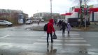 Сломанный светофор на Ладожской заставляет пешеходов рисковать жизнью