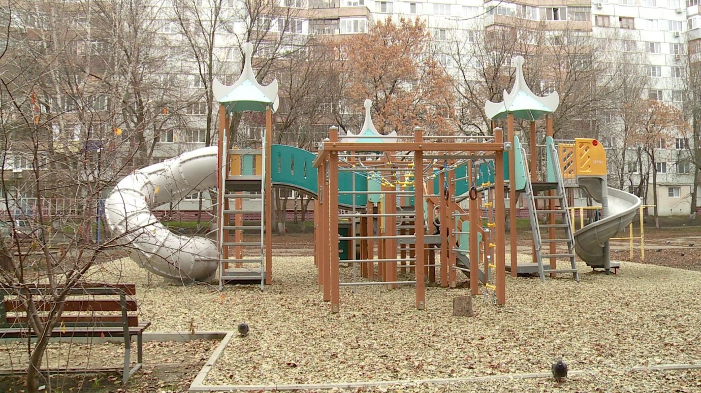 Юные пензенцы получили еще 21 детскую игровую площадку
