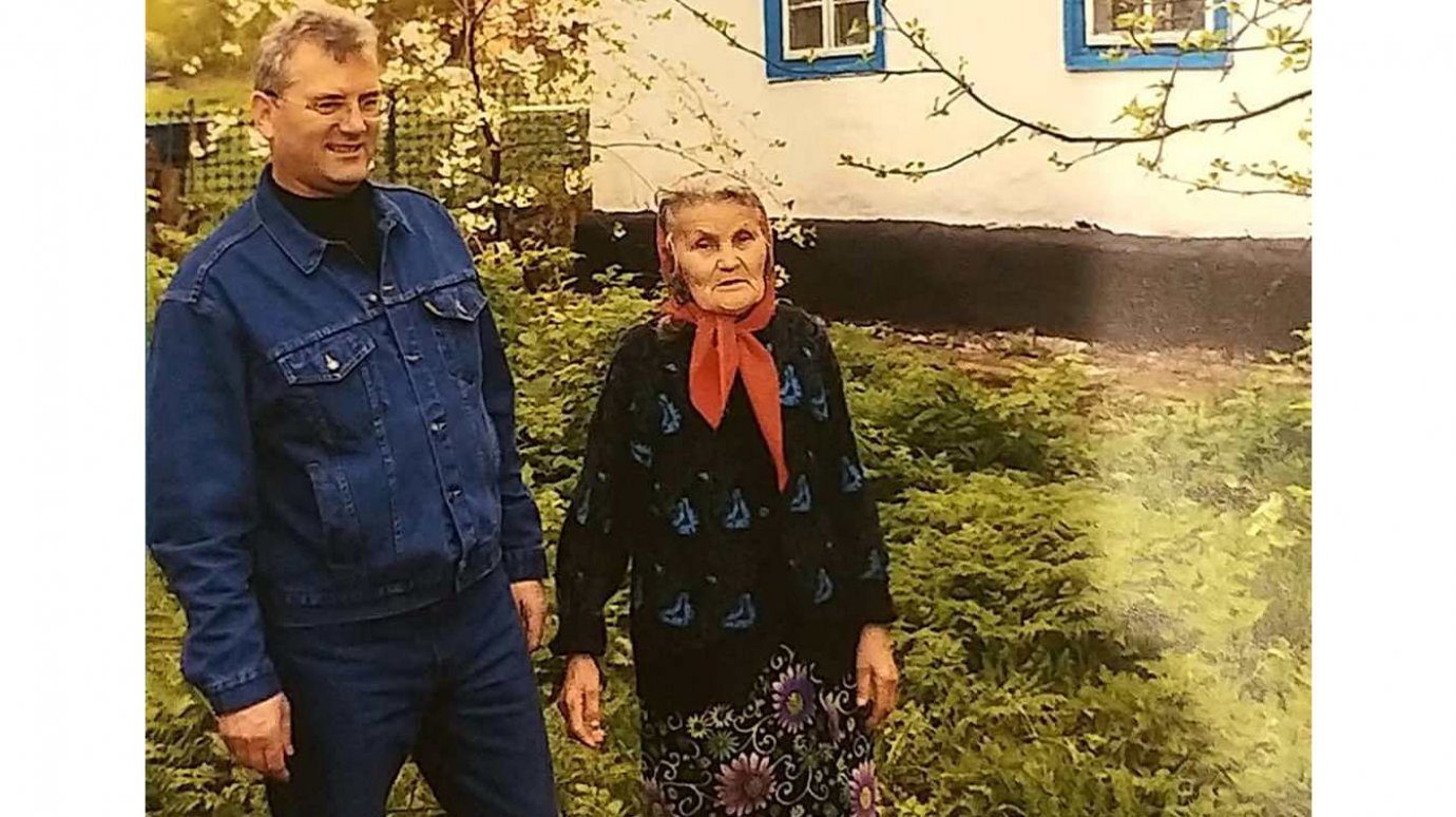 Иван Белозерцев поделился с подписчиками фото с матерью