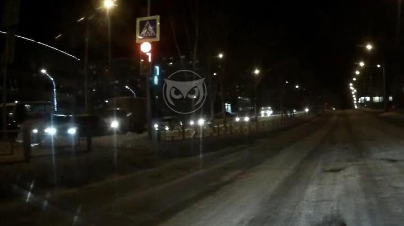 Момент аварии на светофоре у «Буртасов» в Пензе попал на видео
