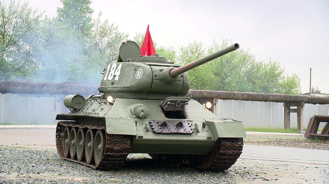 Танк Т-34 остался до парада Победы на заводе, где его починили