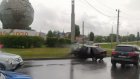 У «Глобуса» в Пензе водитель ВАЗа врезался в световую опору
