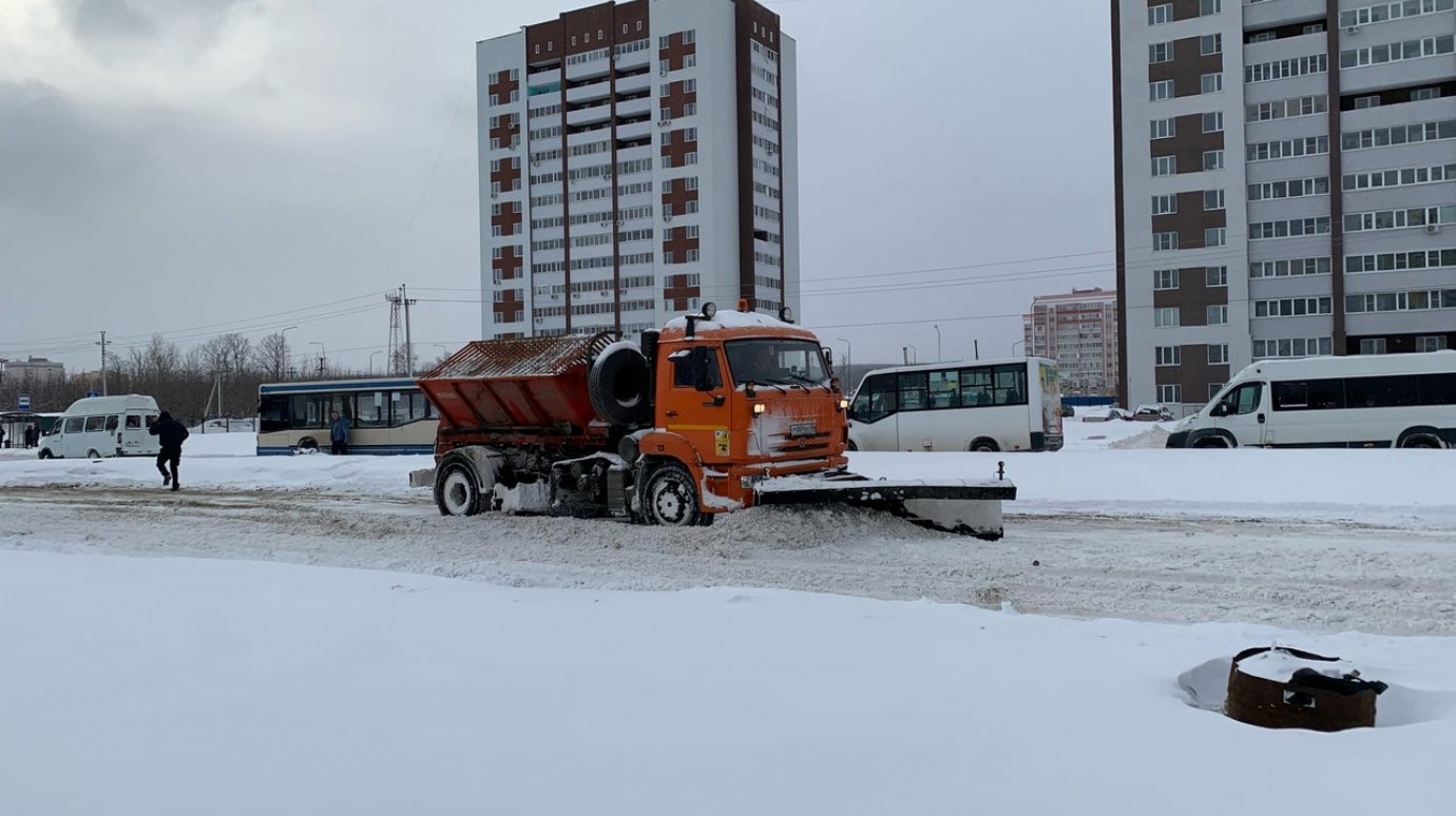 Пензенские дорожники раскрыли логику очистки города в снегопад