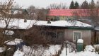 На улице Измайлова под тяжестью снега сложилась крыша дома