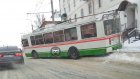 Апогей снегоуборочной кампании: на ул. Кирова застрял троллейбус