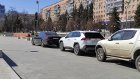 «ВИП-парковка»: в Пензе водители оставили машины у фонтана