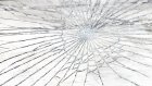 Двое кузнечан разбили стекла в чужой машине из-за нравоучений