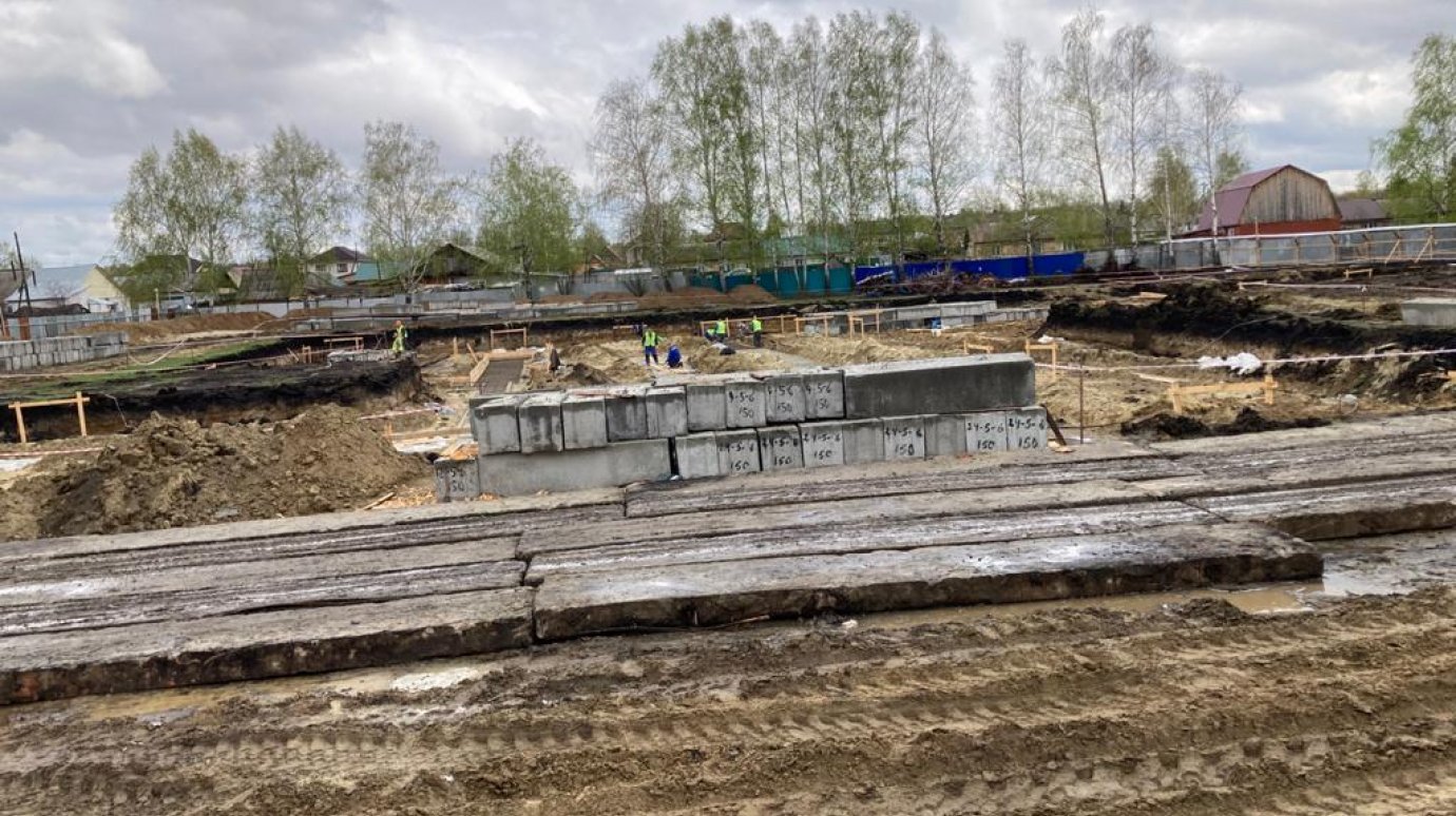 Задержку в строительстве школы в Мичуринском объяснили непогодой