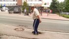 На Тамбовской появилось несколько провалов на тротуарах