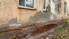 Пенсионерка сообщила о разрушении стены дома на улице Воровского