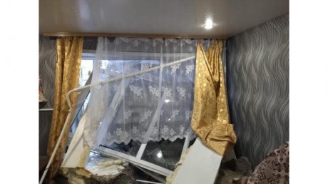 В селе Земетчинского района КамАЗ снес стену жилого дома