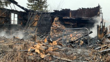 Очагом трагического пожара в Мошках могла стать печь