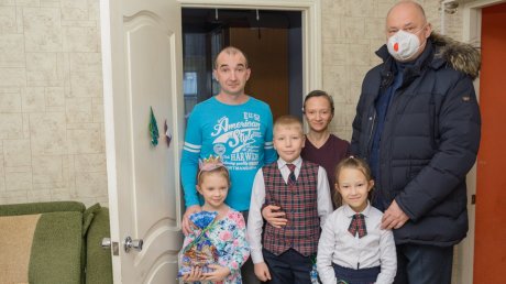 Вадим Супиков поздравил ребят из многодетных семей с Новым годом