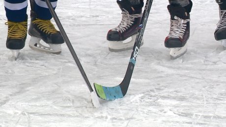 В Арбекове спустя 40 лет заменили хоккейную коробку
