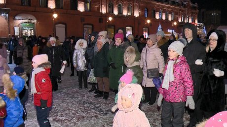 Пензенцы встретили старый Новый год на площади Ленина