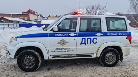 В Кузнецком районе водитель Toyota предложил инспектору 100 тысяч