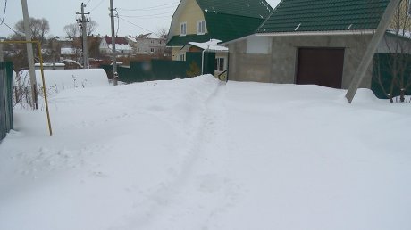 Жители нескольких улиц в Заре стали заложниками снега