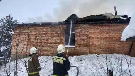 В Заре сосед спас женщину с ребенком из горящего дома