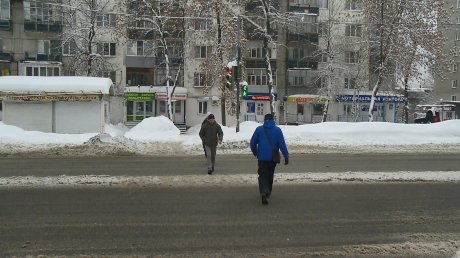 Пензенцы массово жалуются на снежную кашу у переходов