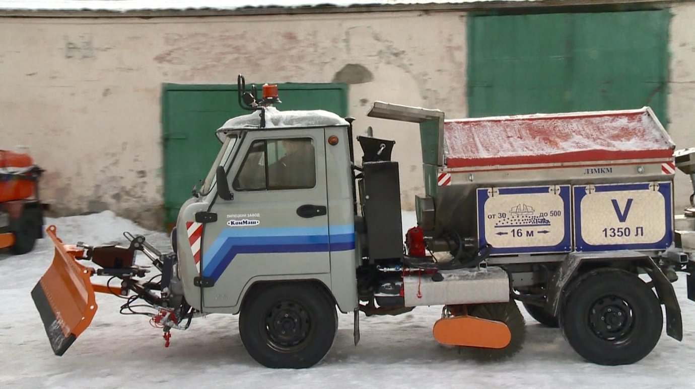 В МУП «Зеленое хозяйство» поступила машина для расчистки тротуаров