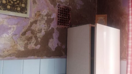 Пензенцы с улицы Каракозова ждут обрушения потолка в доме