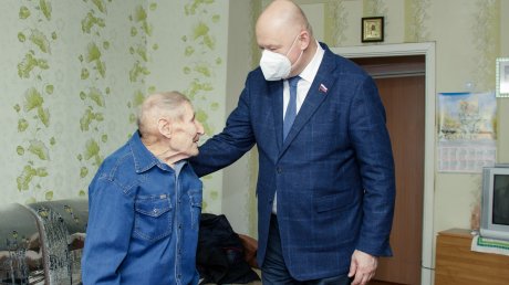 Вадим Супиков поздравил защитников Отечества с праздником