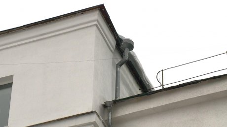 Квартиры в доме на ул. Кирова затопило из-за протечки крыши