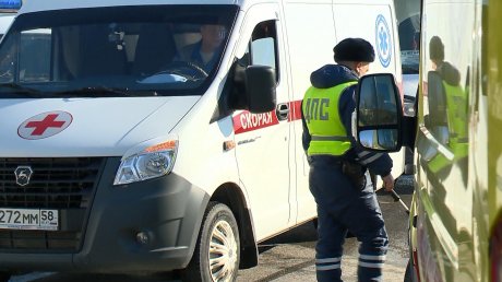 На проспекте Победы скорая с пациентом попала в ДТП
