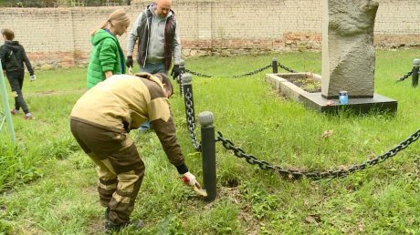 Активисты навели порядок на Мироносицком кладбище в Пензе