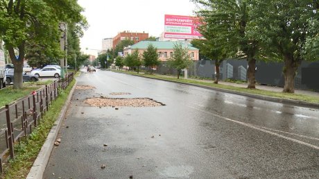 На улице Ставского водителям приходится делать сложный выбор